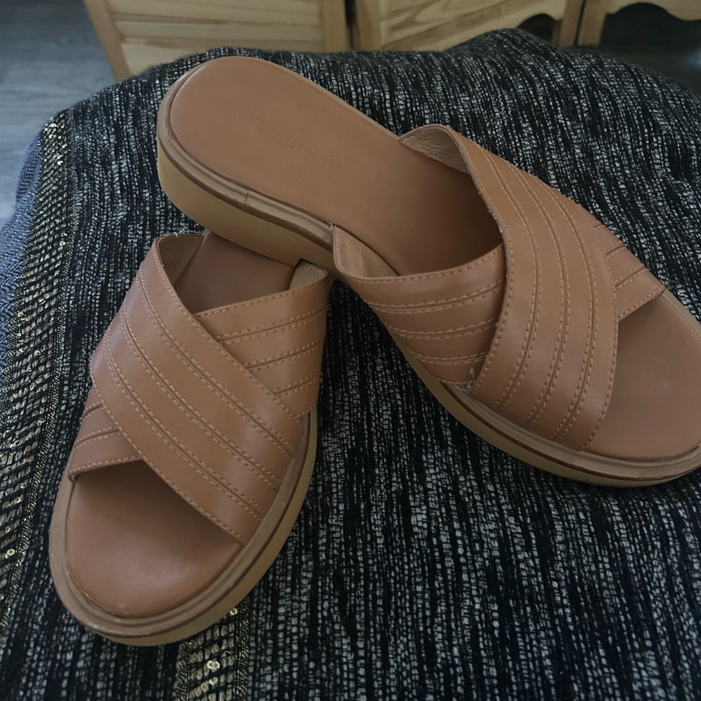 Madewell Tan Leather Slide Loafers